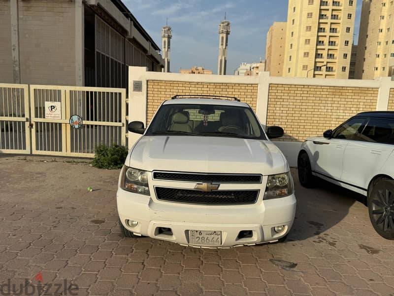 Chevrolet Tahoe 2011 suv 1