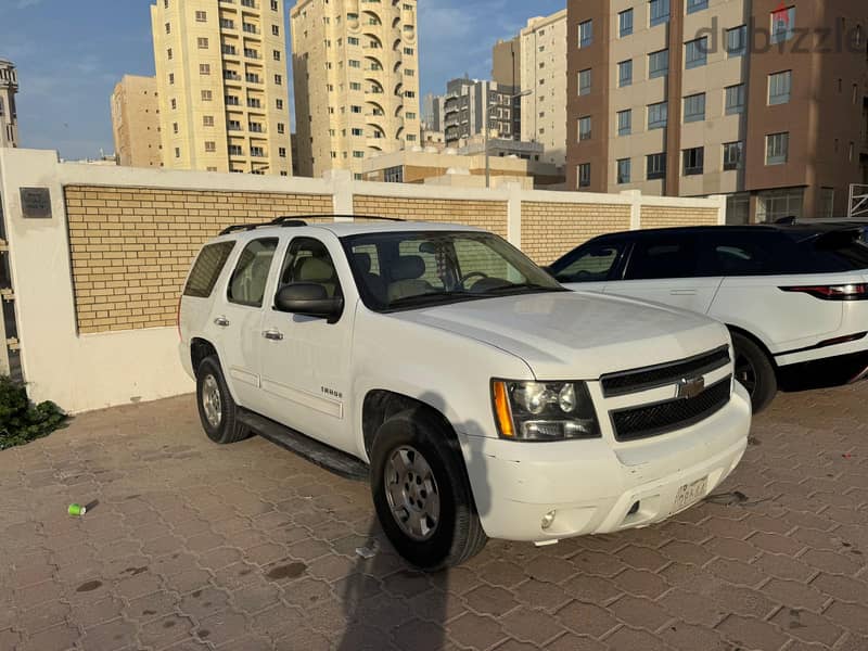 Chevrolet Tahoe 2011 suv 2