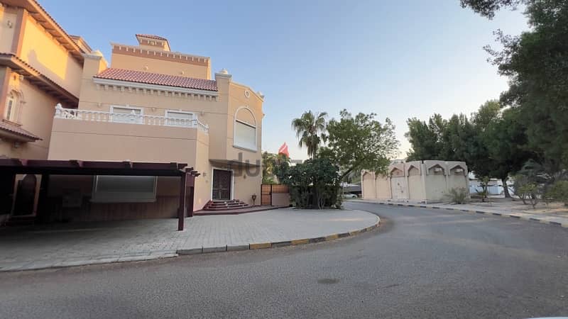 full villa 2 floor and half for rent in mangaf 18