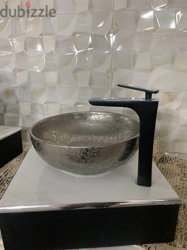 luxurious pedicure spa basin, designed for comfort and efficiency. 1