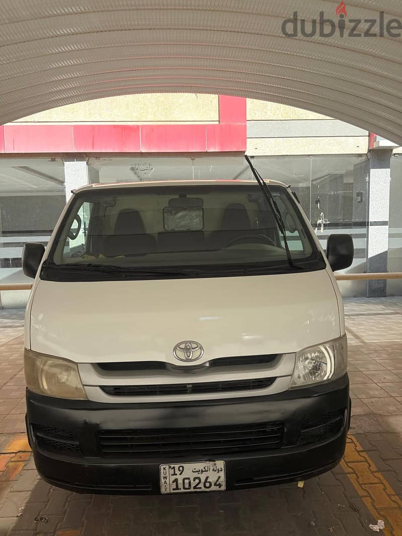 Toyota Hiace 2010 3