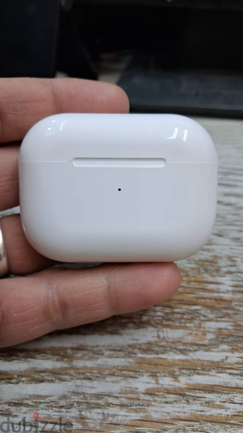 Apple AirPods Pro (2nd Generation) - White (Lightning Port) 2