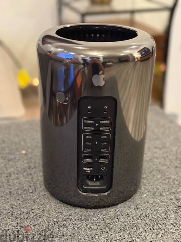 Apple Mac Pro MODEL NUMBER - A1481 (Desktop Computer) 1