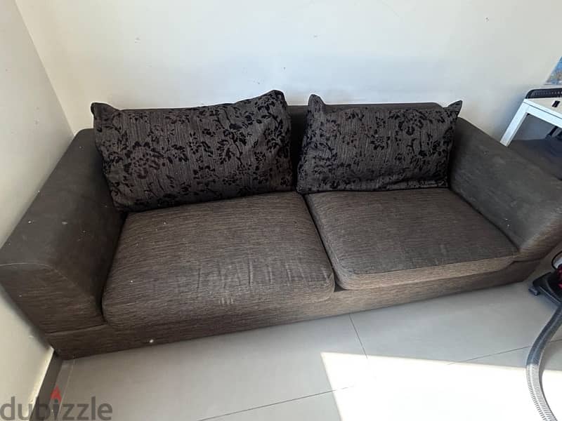 Good condition sofa for sals 0