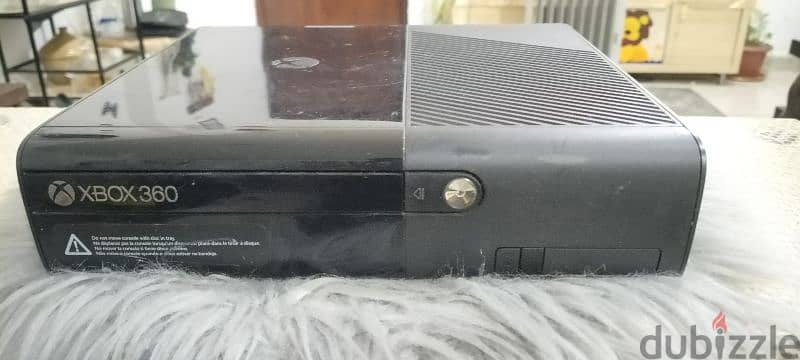 Xbox 360 E (2017 limited edition - horizontal model) 0