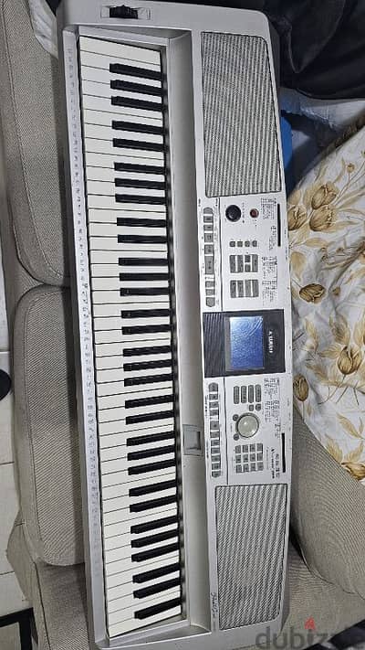 Yamaha DXG 305