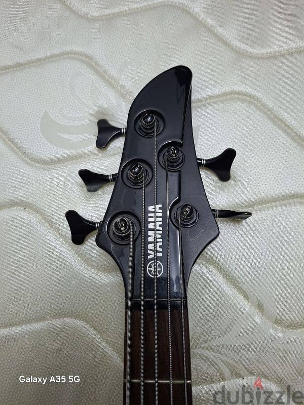 yamaha RBX 375 bass guitar. 1