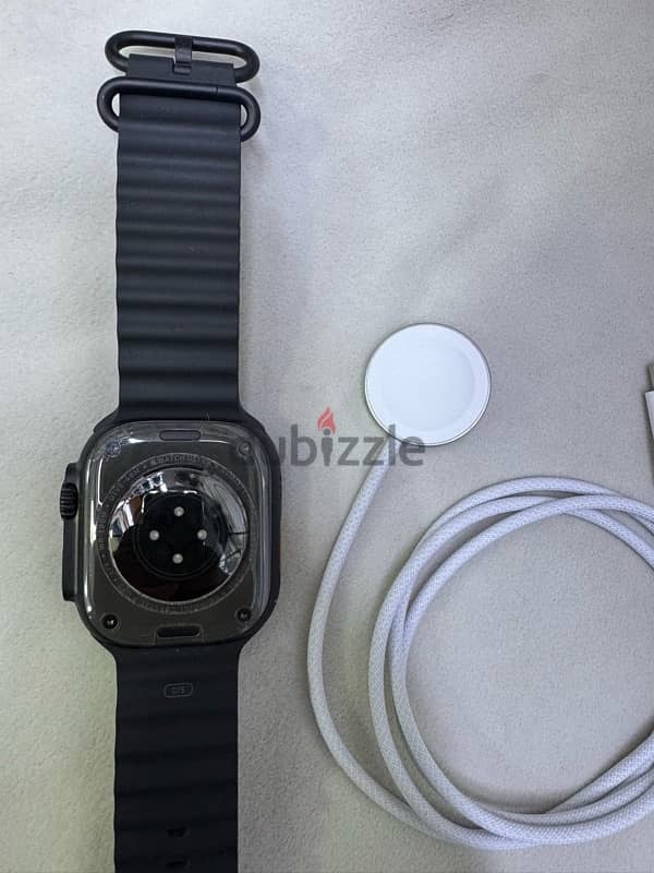 Apple watch Ultra 2 black titanium 3