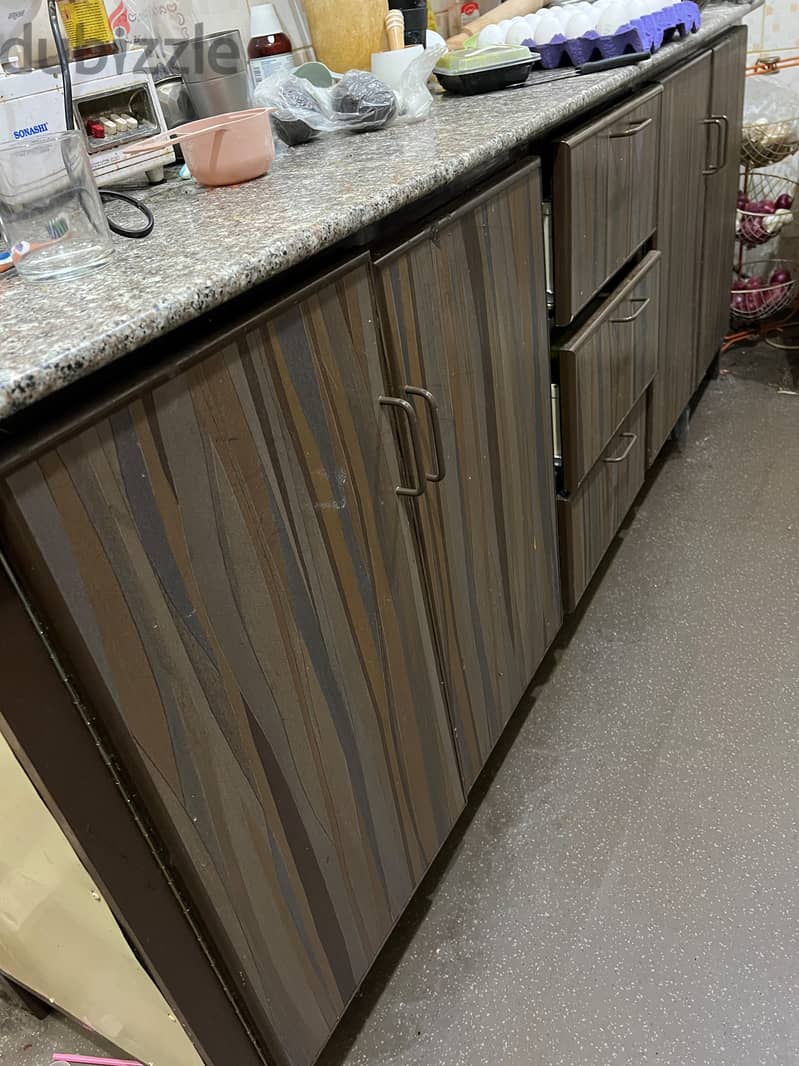 KITCHEN CABINET SET NEAT AND CLEAN 1