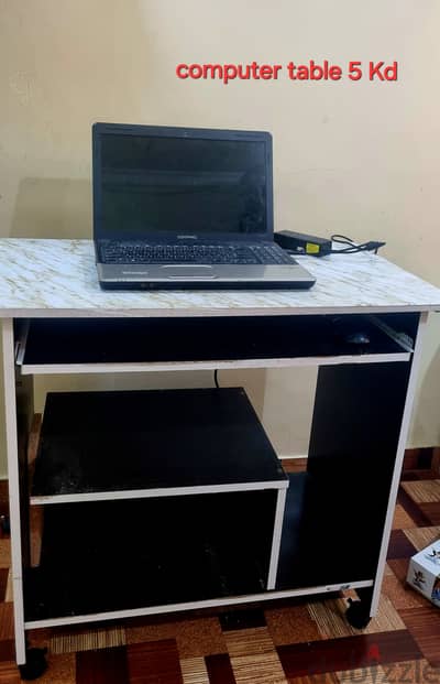 Computer table