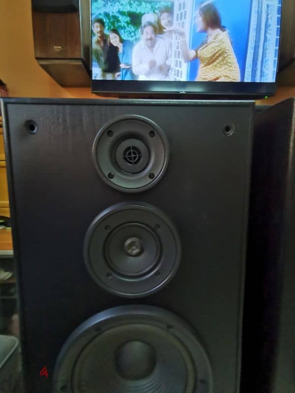 TECHINIC TOWER SPEAKERS 2