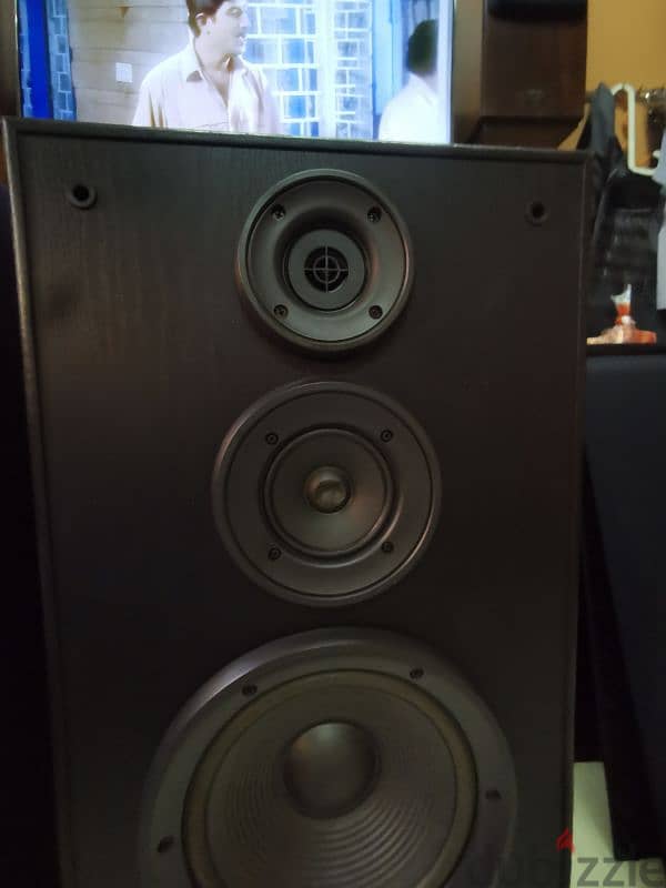 TECHINIC TOWER SPEAKERS 4