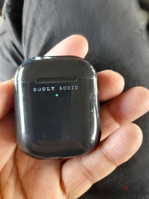 Boult Earbuds in excellent condition with ANC 1 week battery back up 0