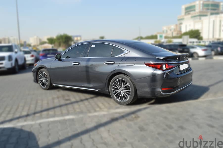 Lexus ES 250 2023 2