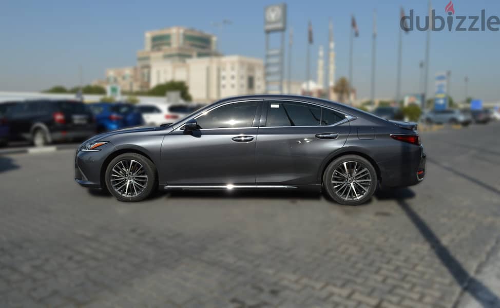 Lexus ES 250 2023 1