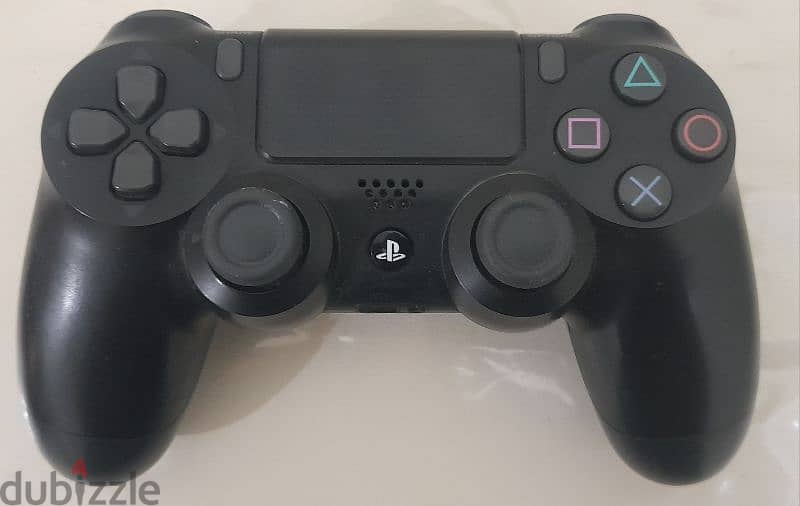 PS4 Xbox and PS4 Nacon Controller 1