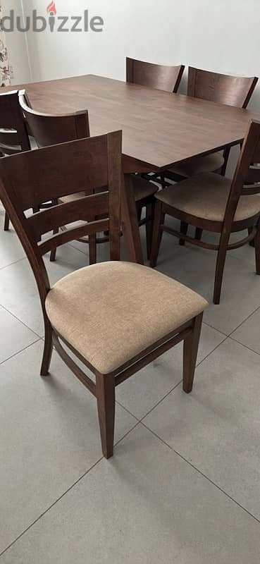 Dining Table with 6 chairs