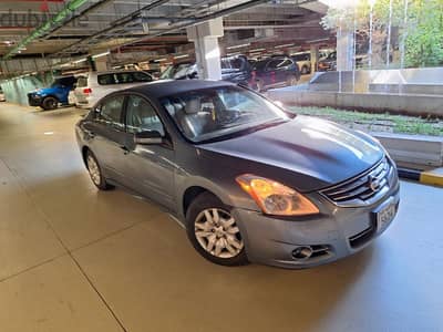 Nissan Altima 2010 2.5s in perfect condition