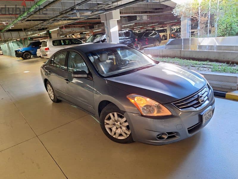 Nissan Altima 2010 2.5s in perfect condition 0