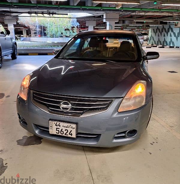 Nissan Altima 2010 2.5s in perfect condition 3