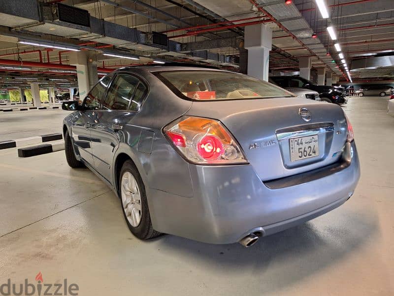 Nissan Altima 2010 2.5s in perfect condition 4