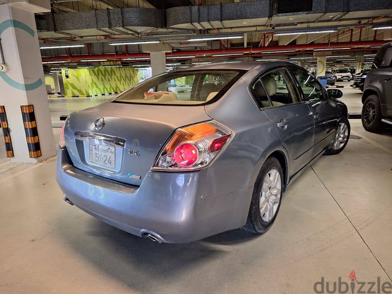 Nissan Altima 2010 2.5s in perfect condition 5