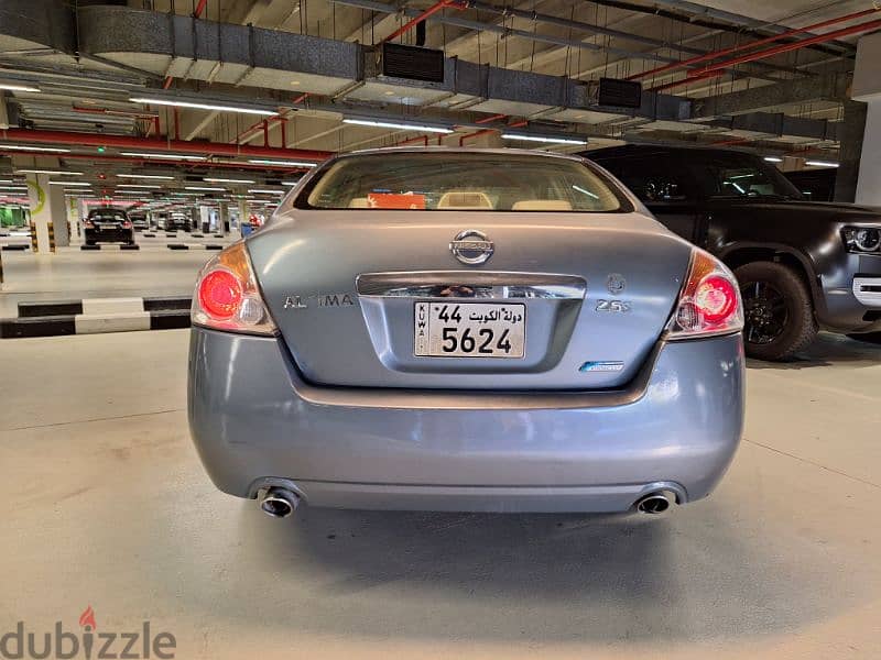 Nissan Altima 2010 2.5s in perfect condition 6