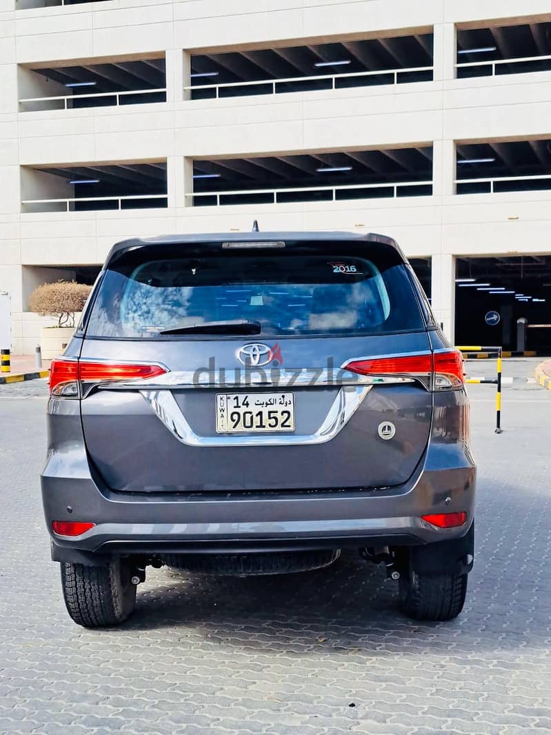 Toyota Fortuner 2016 less driven for sale 3