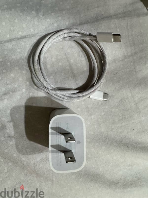 Apple 20 w adapter and cable 1