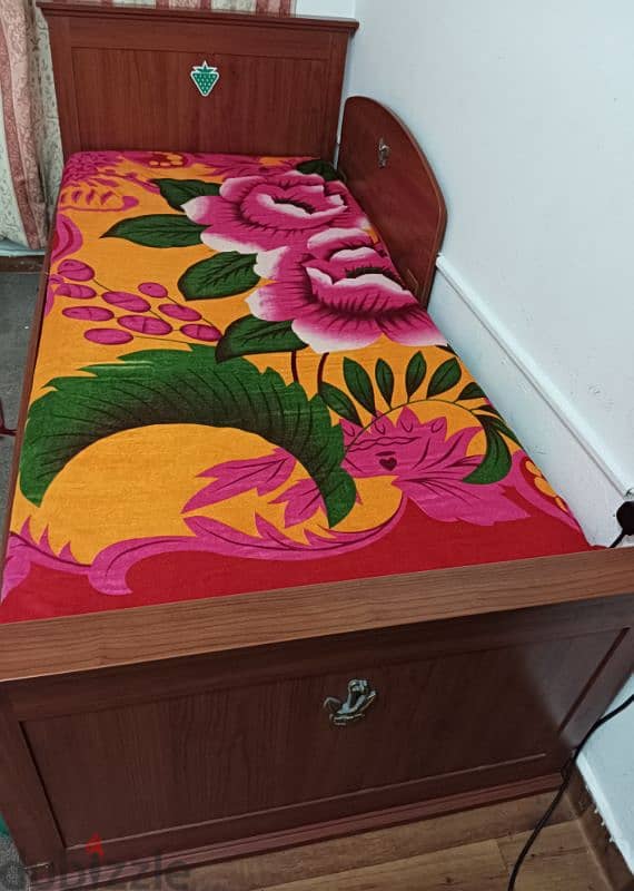 NEW SINGLE BED WITH USED  THICK MATTRESS 4