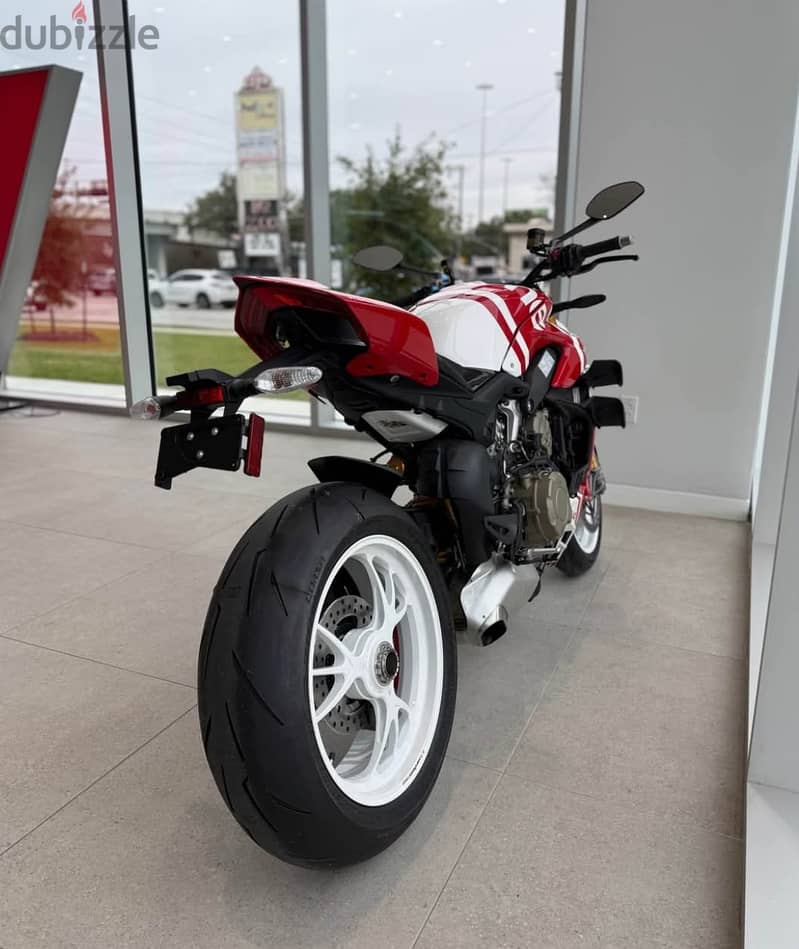 2024 Ducati Streetfighter V4 5