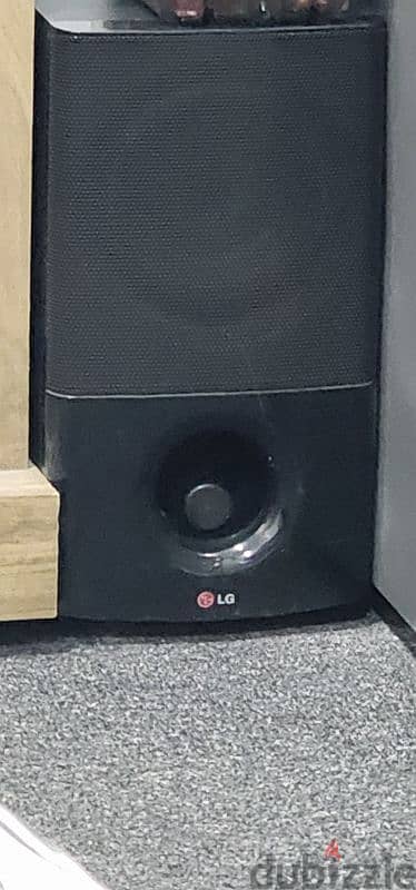 LG 5.1 channel home theater system 1000 watts 1