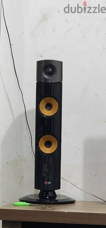 LG 5.1 channel home theater system 1000 watts 3