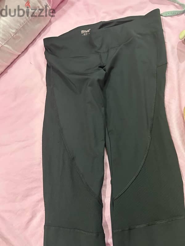 sports pants size L 2