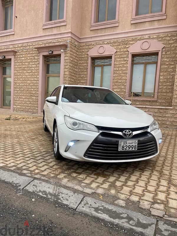 Toyota Camry 2017 3