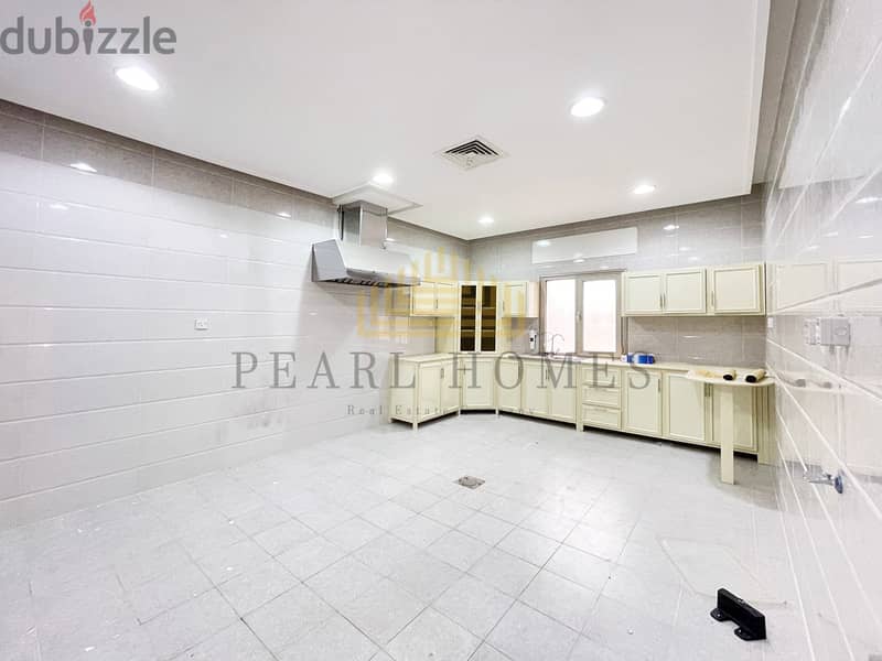 Spacious Floor for Rent in Al-Surra 8