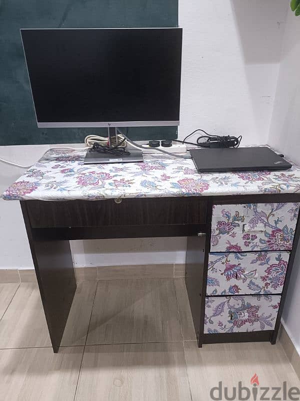 computer table with chair 1