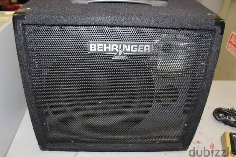 bheringer keyboard monitor . 4 chanel input with fx 0