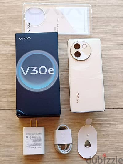 Vivo V30e. 12+12gb ram 256gb memory only box open new gift