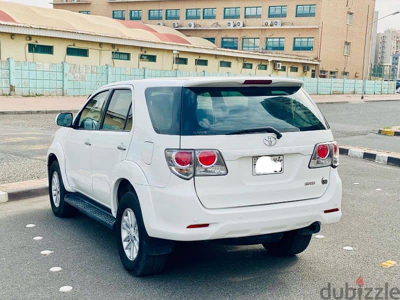 Toyota Fortuner 2015 V4 in Perfect Condition 9