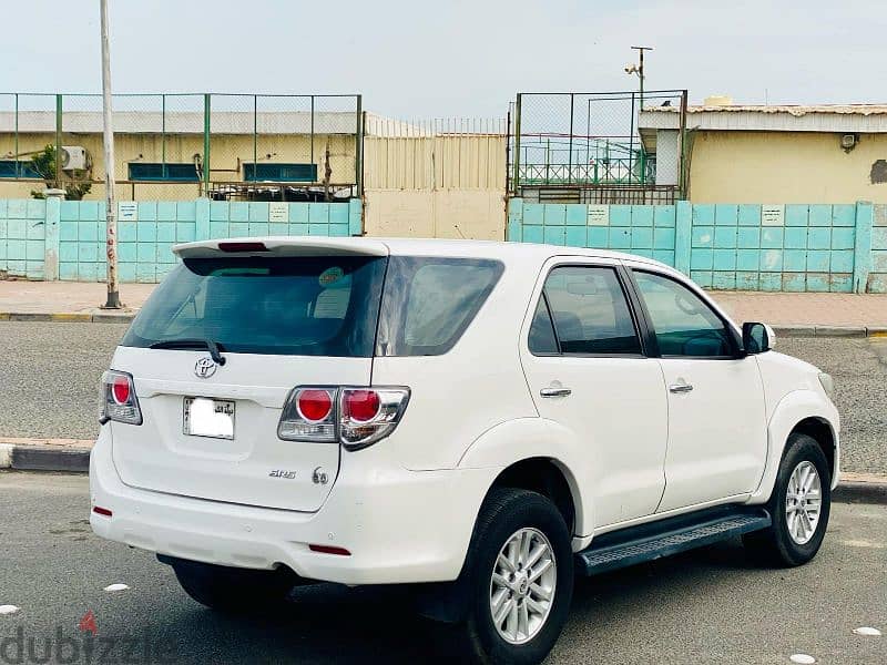 Toyota Fortuner 2015 V4 in Perfect Condition 11