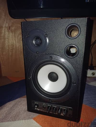 bheringer monitor speaker