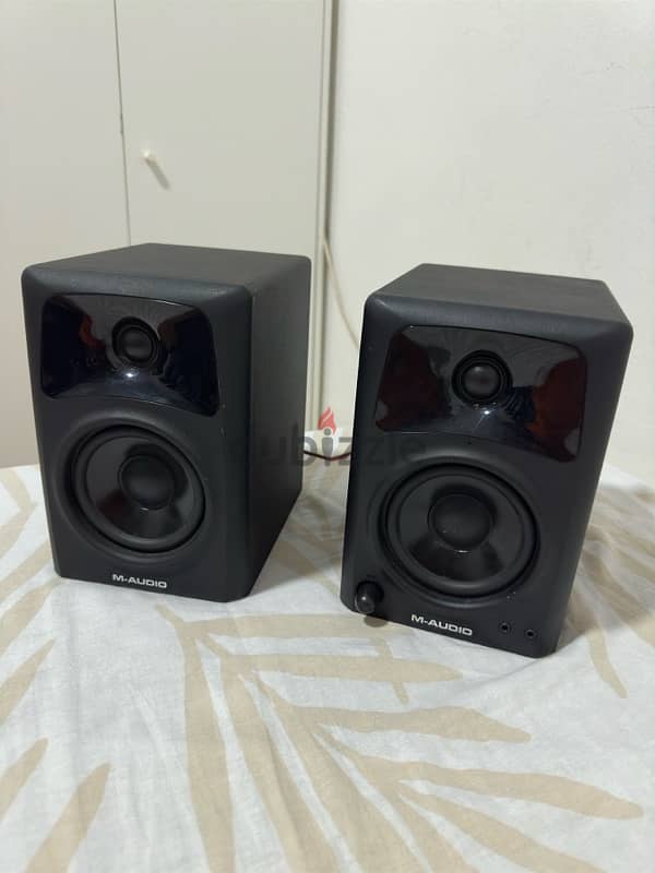 M-AUDIO  studio monitor speaker 1