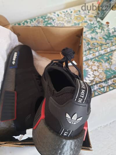 Original Adidas shose for sale size 39.5 new unused