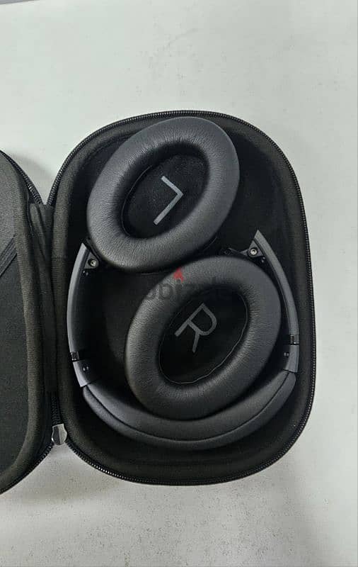 Bose quite comforts 45 2 same as new 2