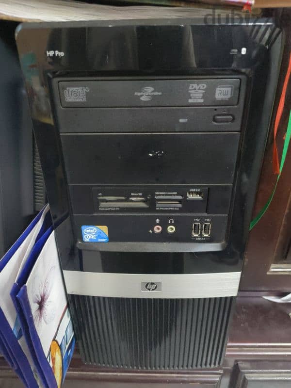 HP pro monitor and desktop 0