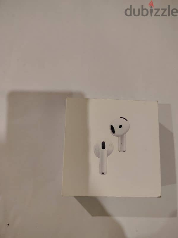 apple earbuds 4 ,active noise cancelation , new sealed box 0