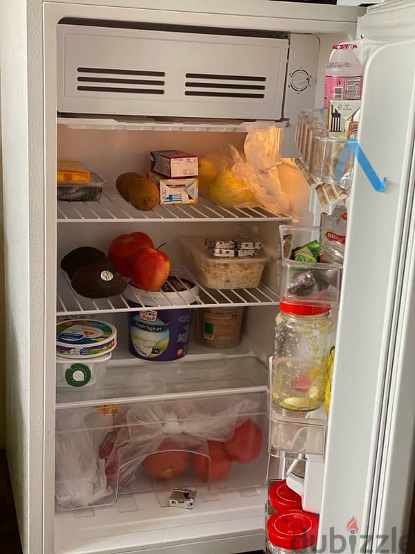 Fridge for sale in very good condition 3