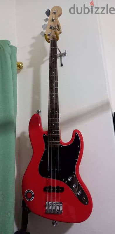 fender squier 4 string bass