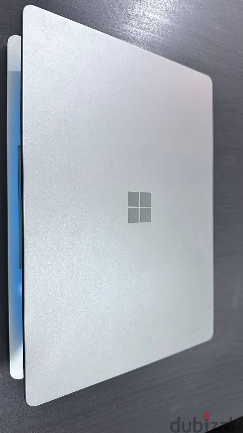 Microsoft Surface Laptop GO 2 3